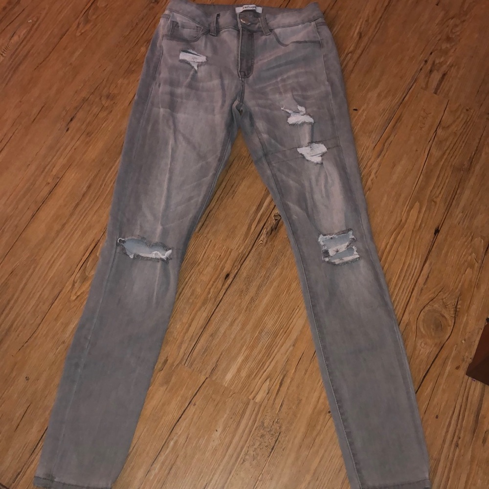 Refuge gray ripped jeans